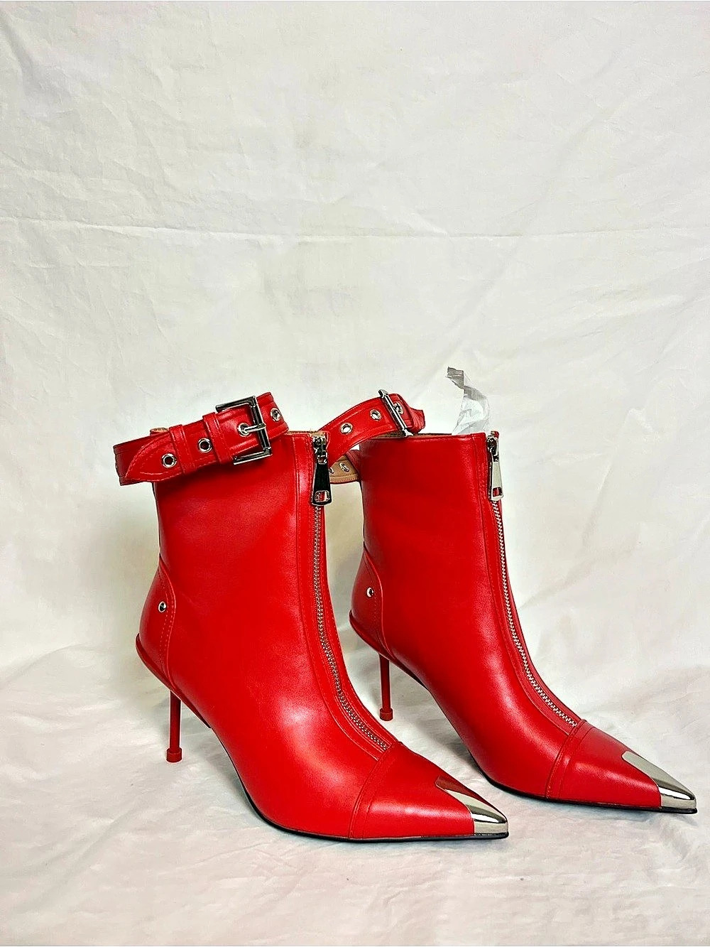Red Pointed, Steel Accented Toe Heeled Boots US 7